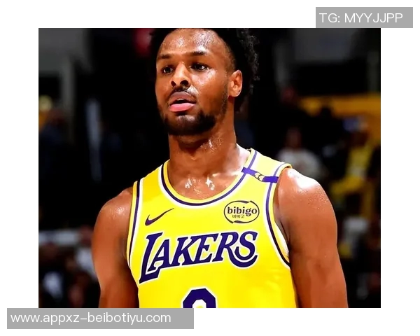 布朗尼单臂补扣震撼全场克内克特称赞他是兄弟太燃了